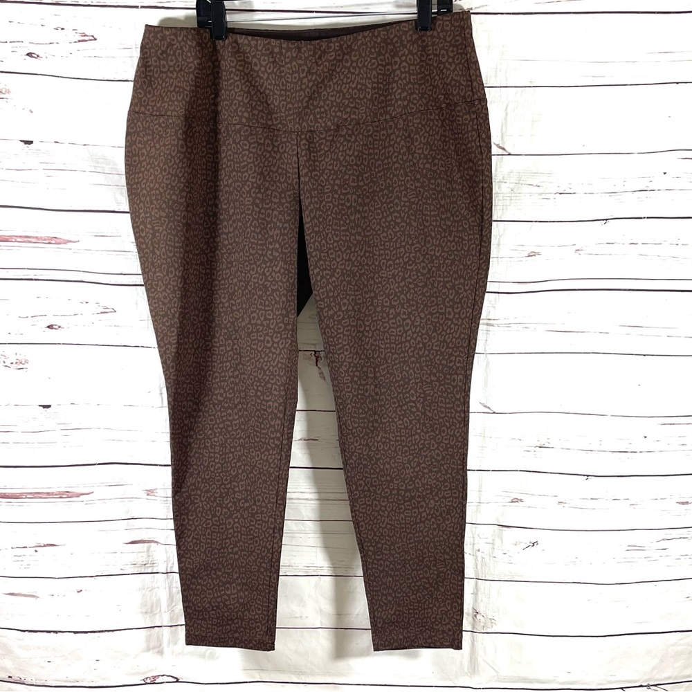 Chico’s Zenergy Womens Pants Size 3 US XL/16 Slimming Leggings Leopard Prints